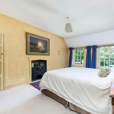 Clarendon Cottage Enfield Exterior photo