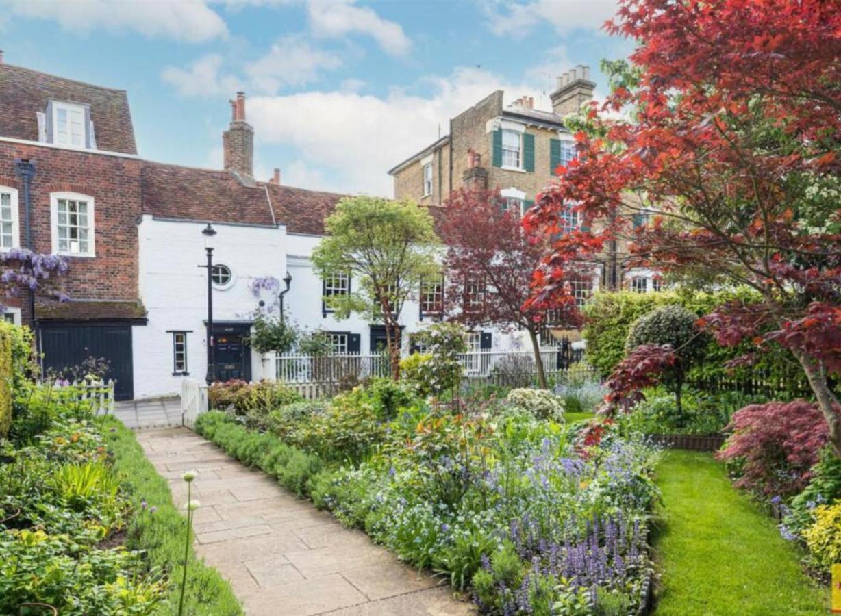 Clarendon Cottage Enfield Exterior photo